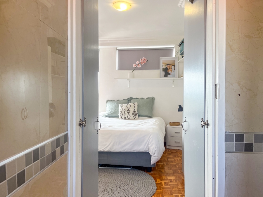 To Let 1 Bedroom Property for Rent in Green Point Western Cape